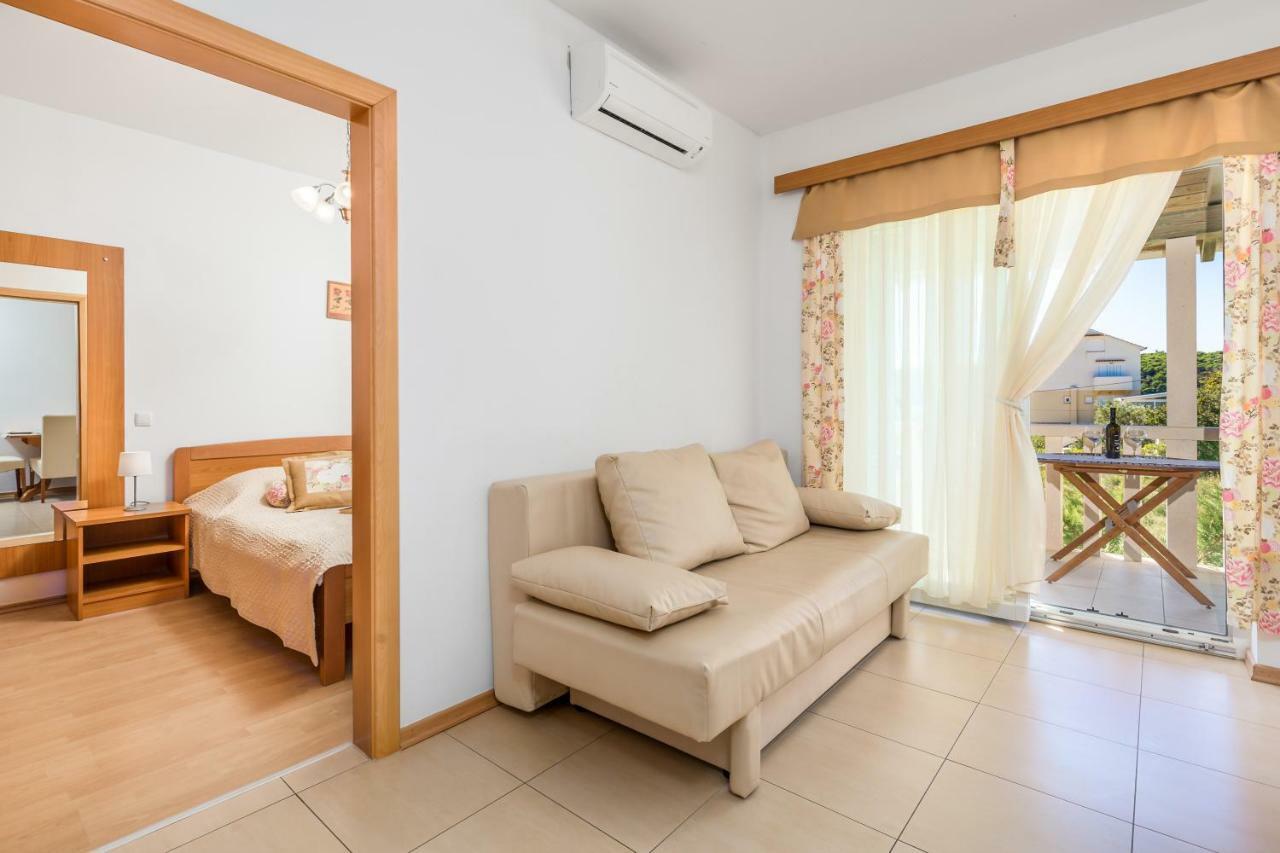 Villas Rab Palit Luaran gambar